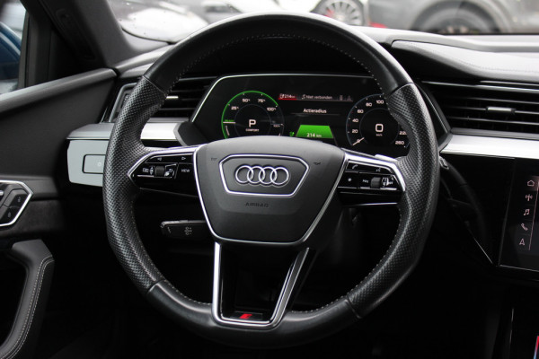 Audi e-tron 55 quattro S edition 95 kWh / SoH 96,4% / 50.621 km! / Trekhaak / Camera / Keyless / B&O /  21'' / Luchtvering / CarPlay / Stoelverwarming / DAB / ACC