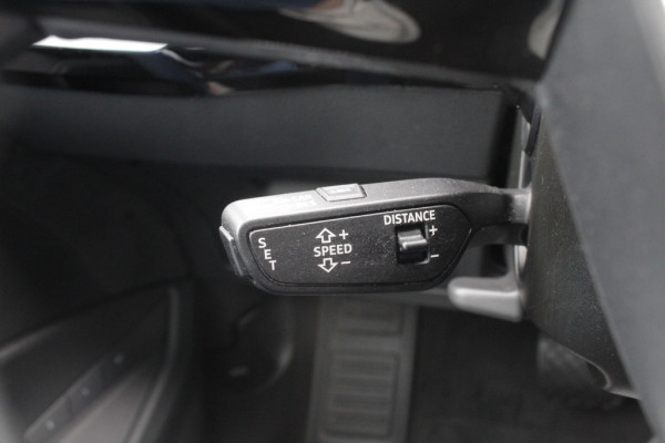 Audi e-tron 55 quattro S edition 95 kWh / SoH 96,4% / 50.621 km! / Trekhaak / Camera / Keyless / B&O /  21'' / Luchtvering / CarPlay / Stoelverwarming / DAB / ACC