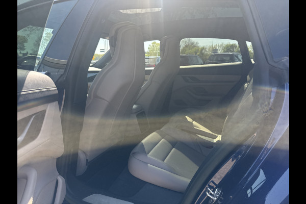 Porsche Taycan Cross Turismo 93 kWh / SOH 93,7% / Panoramadak / 360Camera / Luchtvering / Sportchrono / 20'' / Warmtepomp / Stoelverwarming 4x / DAB / CarPlay / Cruise Control