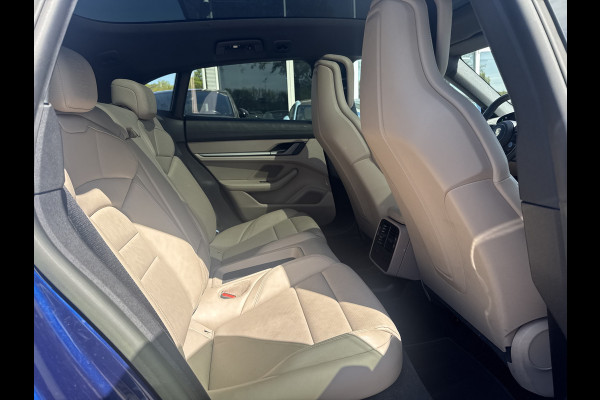 Porsche Taycan Cross Turismo 93 kWh / SOH 93,7% / Panoramadak / 360Camera / Luchtvering / Sportchrono / 20'' / Warmtepomp / Stoelverwarming 4x / DAB / CarPlay / Cruise Control
