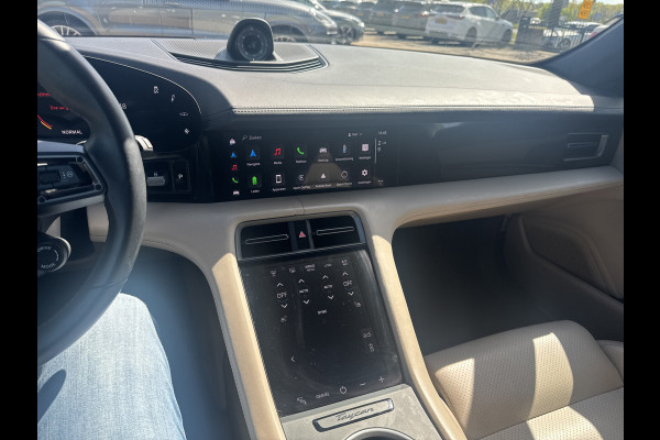 Porsche Taycan Cross Turismo 93 kWh / SOH 93,7% / Panoramadak / 360Camera / Luchtvering / Sportchrono / 20'' / Warmtepomp / Stoelverwarming 4x / DAB / CarPlay / Cruise Control