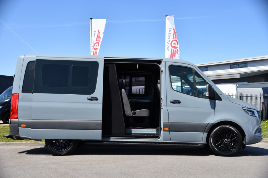 Mercedes-Benz Sprinter 319 V6 3.0 CDI L2H1 DC PB Edition Cruise, Camera, Carplay, 10,5'' Mbux, LED, Leder, Memorie, Trekhaak, 5 Zits, Uniek!