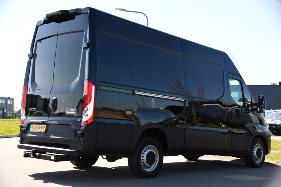Iveco Daily 35S16V 2.3 352 H3 L Black Edition Camera, Airco, 3500kg Trekhaak, 155pk, Automaat, Clima, Navi, Uniek!