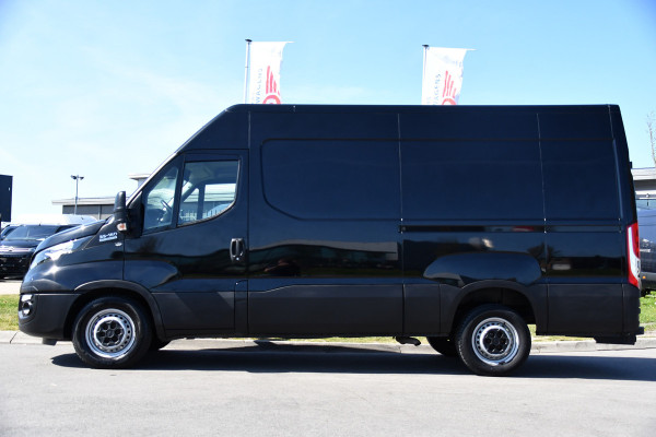 Iveco Daily 35S16V 2.3 352 H3 L Black Edition Camera, Airco, 3500kg Trekhaak, 155pk, Automaat, Clima, Navi, Uniek!