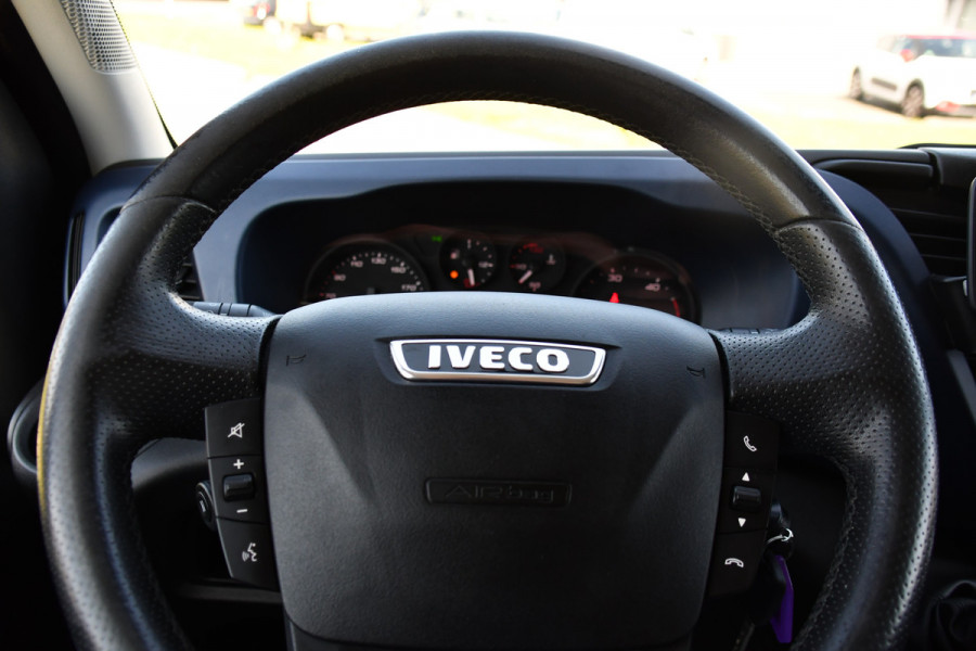 Iveco Daily 35S16V 2.3 352 H3 L Black Edition Camera, Airco, 3500kg Trekhaak, 155pk, Automaat, Clima, Navi, Uniek!