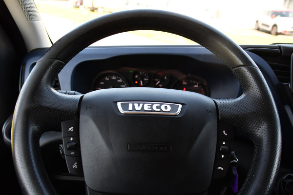 Iveco Daily 35S16V 2.3 352 H3 L Black Edition Camera, Airco, 3500kg Trekhaak, 155pk, Automaat, Clima, Navi, Uniek!