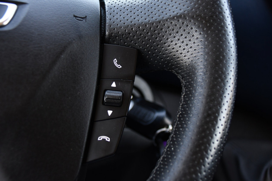 Iveco Daily 35S16V 2.3 352 H3 L Black Edition Camera, Airco, 3500kg Trekhaak, 155pk, Automaat, Clima, Navi, Uniek!