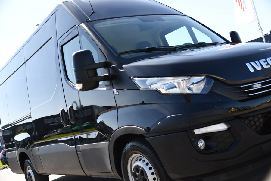 Iveco Daily 35S16V 2.3 352 H3 L Black Edition Camera, Airco, 3500kg Trekhaak, 155pk, Automaat, Clima, Navi, Uniek!