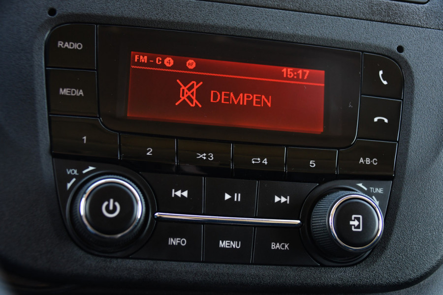 Iveco Daily 35S16V 2.3 352 H3 L Black Edition Camera, Airco, 3500kg Trekhaak, 155pk, Automaat, Clima, Navi, Uniek!