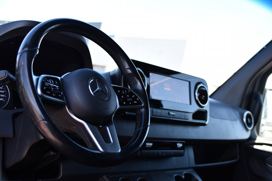 Mercedes-Benz Sprinter 319 V6 3.0 CDI L2H2 PB Edition Cruise, 360 Camera, Carplay, LED, 3500kg Trekhaak, 10,5'' Mbux, 190pk, Automaat, Voorruit verwarming, Uniek!