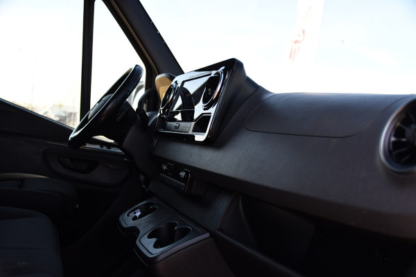 Mercedes-Benz Sprinter 319 V6 3.0 CDI L2H2 PB Edition Cruise, 360 Camera, Carplay, LED, 3500kg Trekhaak, 10,5'' Mbux, 190pk, Automaat, Voorruit verwarming, Uniek!