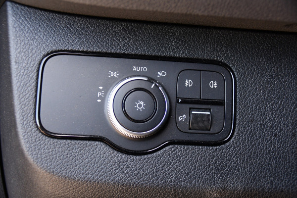 Mercedes-Benz Sprinter 319 V6 3.0 CDI L2H2 PB Edition Cruise, 360 Camera, Carplay, LED, 3500kg Trekhaak, 10,5'' Mbux, 190pk, Automaat, Voorruit verwarming, Uniek!