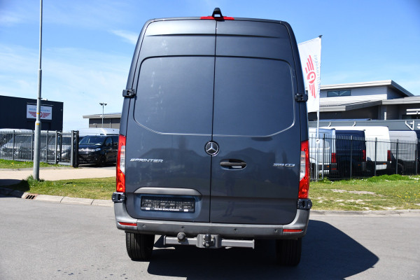 Mercedes-Benz Sprinter 319 V6 3.0 CDI L2H2 PB Edition Cruise, 360 Camera, Carplay, LED, 3500kg Trekhaak, 10,5'' Mbux, 190pk, Automaat, Voorruit verwarming, Uniek!