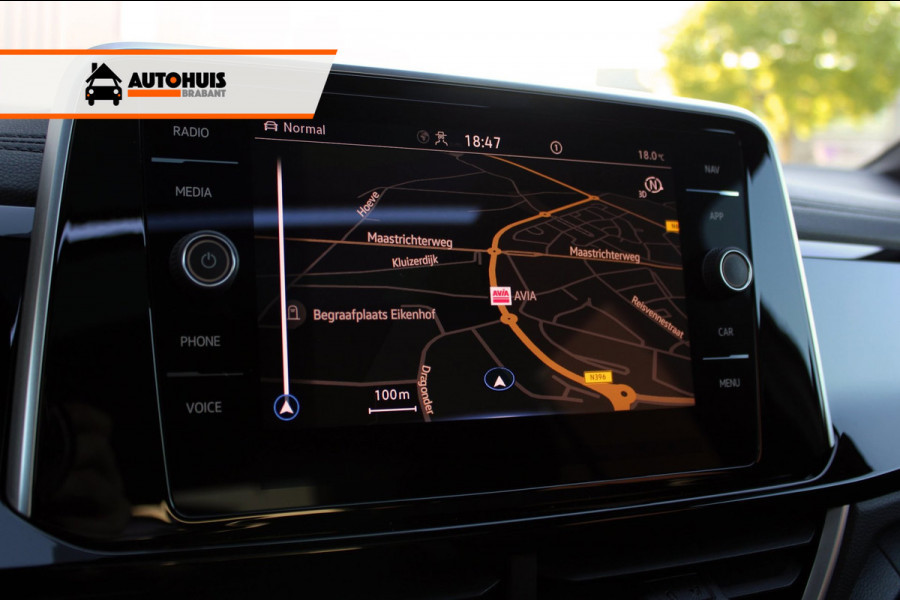 Volkswagen T-Roc 1.5 TSI DSG Aut. R-Line Pano, IQ.Light, Keyless