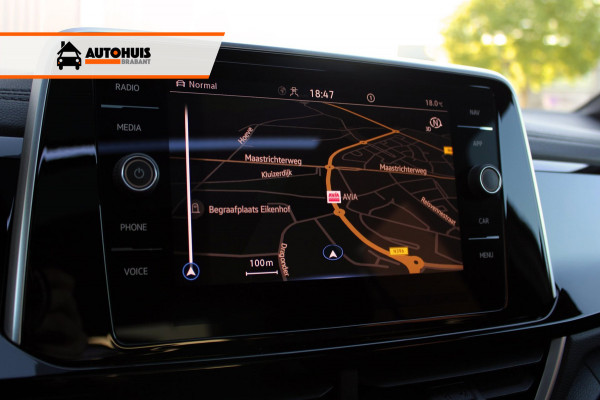 Volkswagen T-Roc 1.5 TSI DSG Aut. R-Line Pano, IQ.Light, Keyless