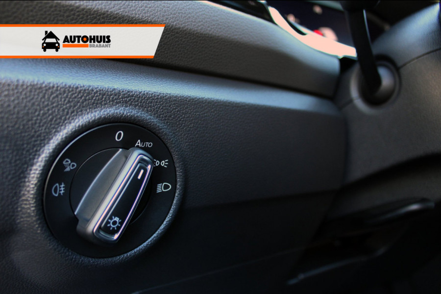 Volkswagen T-Roc 1.5 TSI DSG Aut. R-Line Pano, IQ.Light, Keyless