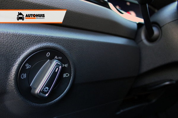 Volkswagen T-Roc 1.5 TSI DSG Aut. R-Line Pano, IQ.Light, Keyless