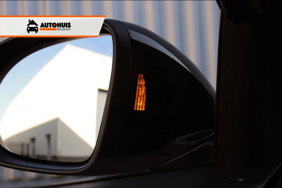 Volkswagen T-Roc 1.5 TSI DSG Aut. R-Line Pano, IQ.Light, Keyless