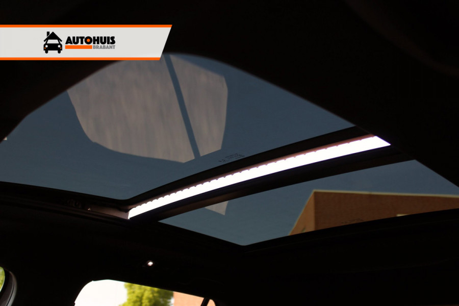 Volkswagen T-Roc 1.5 TSI DSG Aut. R-Line Pano, IQ.Light, Keyless