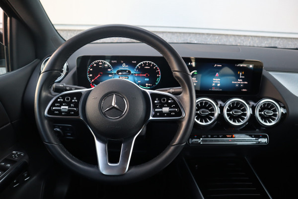 Mercedes-Benz B-Klasse 250 e Busin. Sfeerverlichting / Camera / 19inch / Trekhaak
