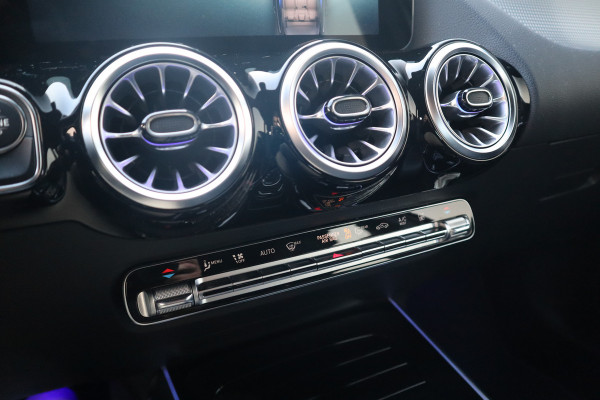 Mercedes-Benz B-Klasse 250 e Busin. Sfeerverlichting / Camera / 19inch / Trekhaak
