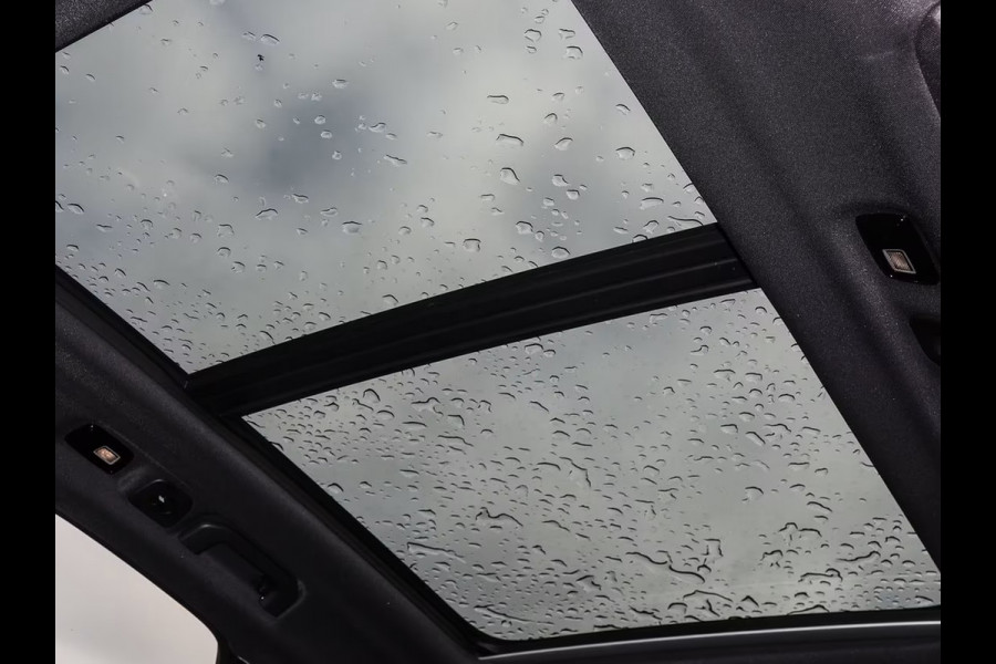 Volvo XC60 2.0 T8 Hybrid AWD Plus Bright (335kW/455PK) BEIGE LEDER, LUCHTV, PANO, TREKH, 21-inch LMV ** Slechts 9.090km. ** ** INFORMEER OOK NAAR ONZE AANTREKKELIJKE FINANCIAL-LEASE TARIEVEN **