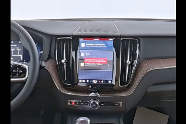 Volvo XC60 2.0 T8 Hybrid AWD Plus Bright (335kW/455PK) BEIGE LEDER, LUCHTV, PANO, TREKH, 21-inch LMV ** Slechts 9.090km. ** ** INFORMEER OOK NAAR ONZE AANTREKKELIJKE FINANCIAL-LEASE TARIEVEN **