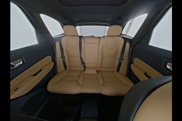 Volvo XC60 2.0 T8 Hybrid AWD Plus Bright (335kW/455PK) BEIGE LEDER, LUCHTV, PANO, TREKH, 21-inch LMV ** Slechts 9.090km. ** ** INFORMEER OOK NAAR ONZE AANTREKKELIJKE FINANCIAL-LEASE TARIEVEN **