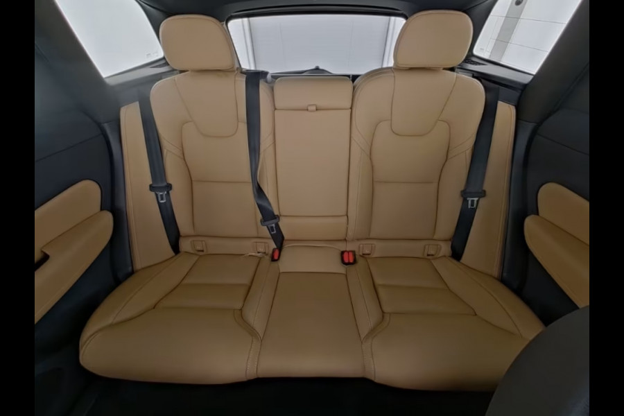 Volvo XC60 2.0 T8 Hybrid AWD Plus Bright (335kW/455PK) BEIGE LEDER, LUCHTV, PANO, TREKH, 21-inch LMV ** Slechts 9.090km. ** ** INFORMEER OOK NAAR ONZE AANTREKKELIJKE FINANCIAL-LEASE TARIEVEN **