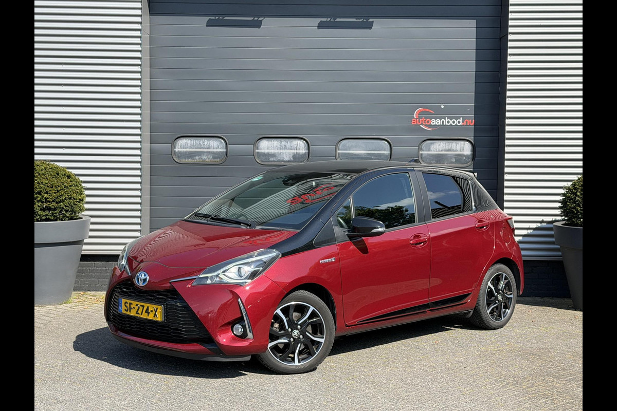 Toyota Yaris 1.5 Hybrid Bi-Tone Plus | Panoramadak | Navigatie | Camera | Climate Control |