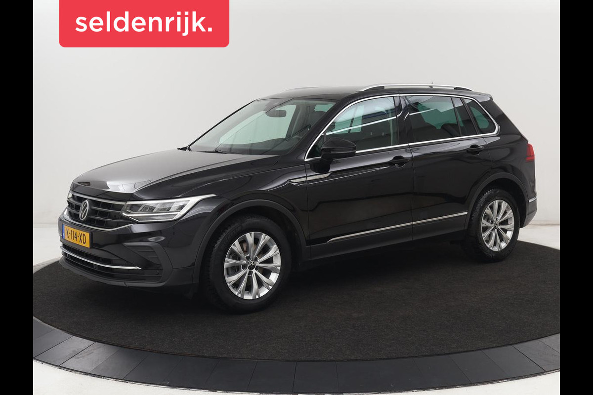 Volkswagen Tiguan 1.5 TSI Life Business | Leder | Stoelverwarming | Keyless | Carplay | Adaptive cruise | Navigatie | Parkeerhulp | Full LED | Stuurverwarming | Virtual Cockpit | Climate control | DAB | Bluetooth
