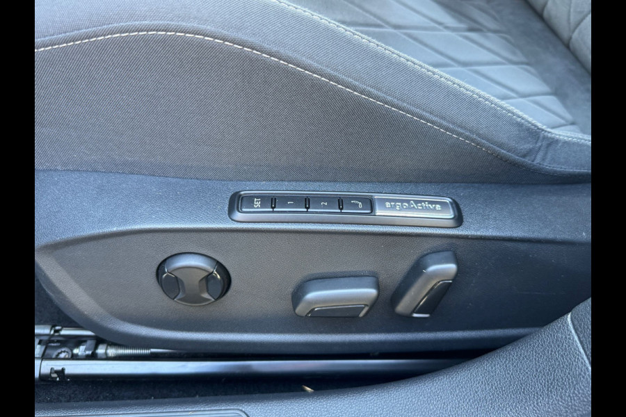 Volkswagen Golf e-HYBRID PHEV 204PK DSG STYLE CAMERA/NAVI/STUURVERW.