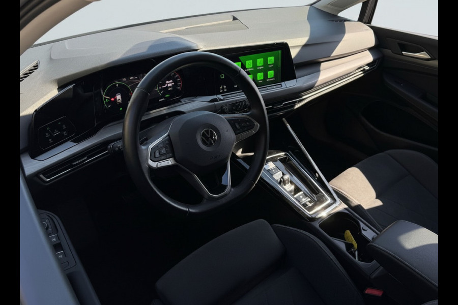 Volkswagen Golf e-HYBRID PHEV 204PK DSG STYLE CAMERA/NAVI/STUURVERW.