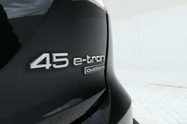 Audi Q4 e-tron 45 quattro S edition 77 kWh 265PK, S-line! Leer, Climate,