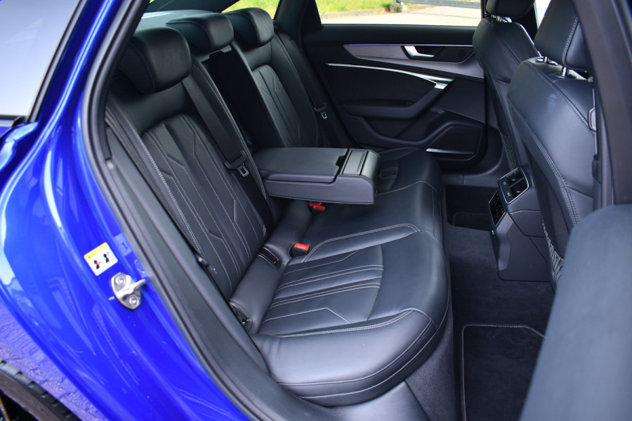 Audi A6 Limousine 55 TFSI e quattro Competition Pano Ultra-blau HUD ACC B&O