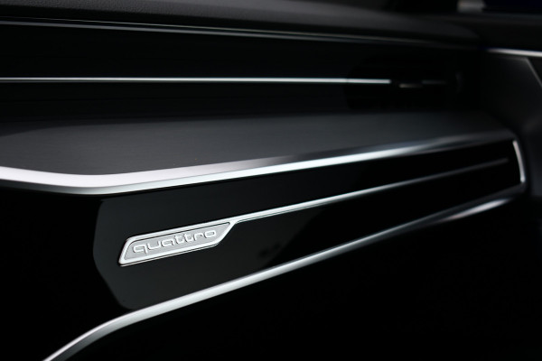 Audi A6 Limousine 55 TFSI e quattro Competition Pano Ultra-blau HUD ACC B&O