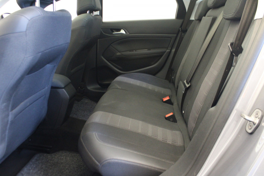 Peugeot 308 SW 1.2 PureTech Blue Lease Premium |Pano|Trekhaak|Camera|