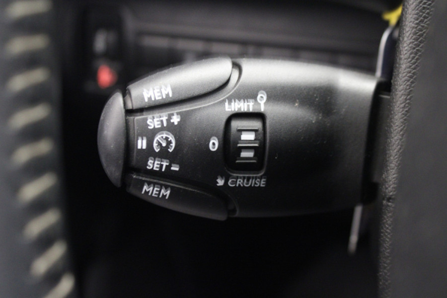 Peugeot 308 SW 1.2 PureTech Blue Lease Premium |Pano|Trekhaak|Camera|