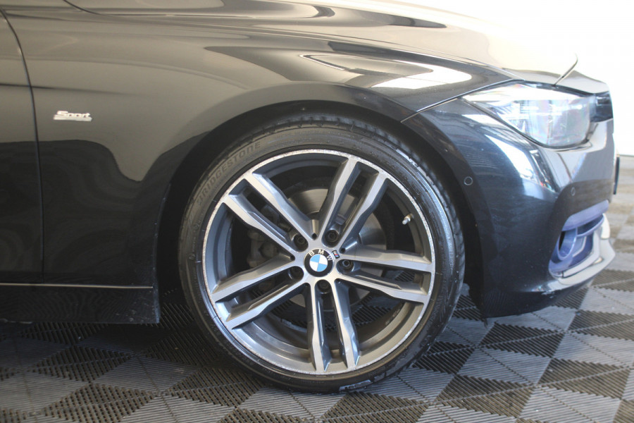 BMW 3 Serie Touring 320d EDE Saphir Edition |Navi|Leder|Camera|