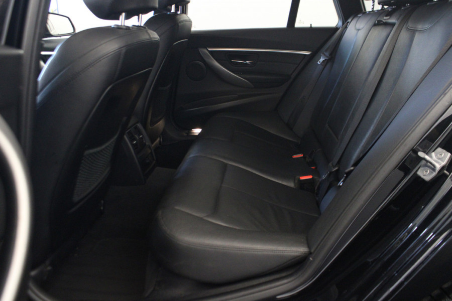 BMW 3 Serie Touring 320d EDE Saphir Edition |Navi|Leder|Camera|