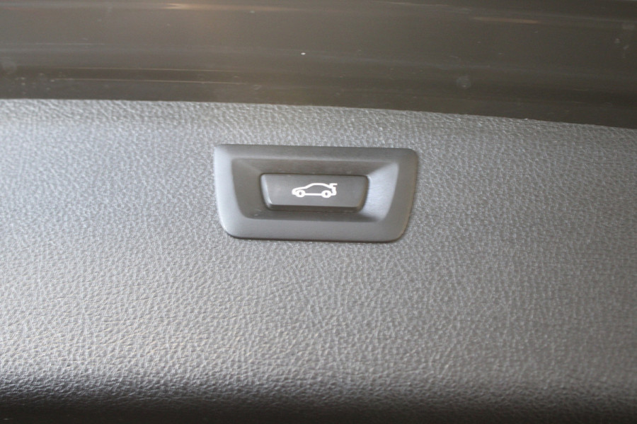 BMW 3 Serie Touring 320d EDE Saphir Edition |Navi|Leder|Camera|