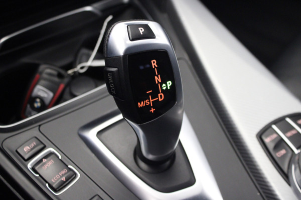 BMW 3 Serie Touring 320d EDE Saphir Edition |Navi|Leder|Camera|