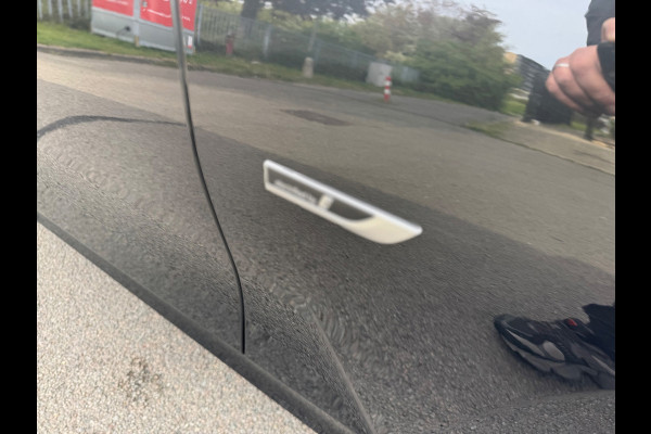 BMW 3 Serie Touring 320e Panorama XDrive Leder LED Stoelverw.