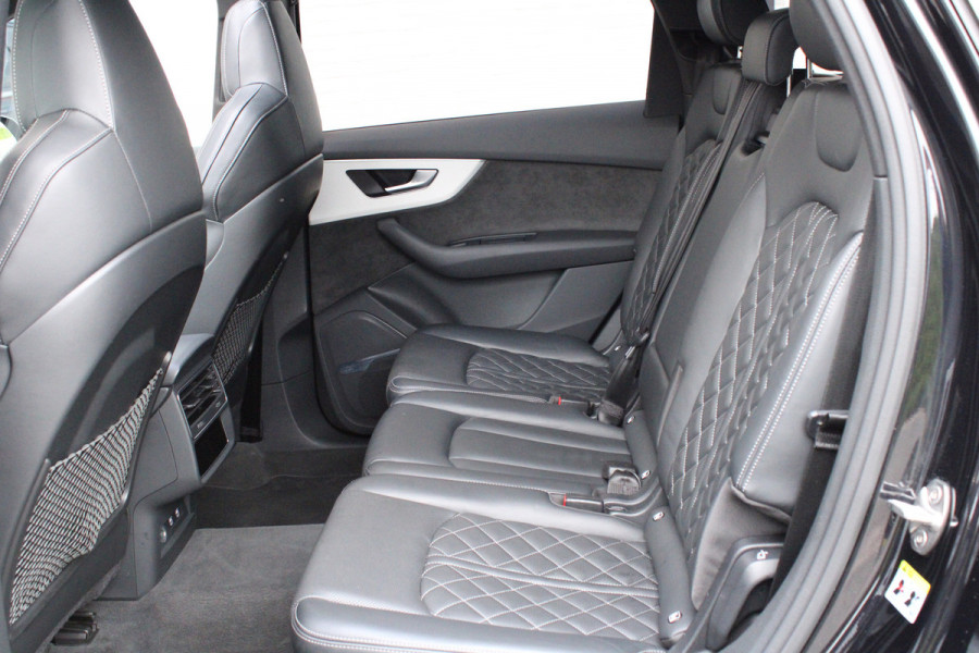 Audi Q7 4.0 TDI SQ7 quattro / Pano / 7-pers / Luchtvering / 4W-Sturing / Massage / Vol Opties / NIEUWSTAAT