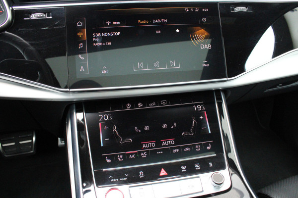 Audi Q7 4.0 TDI SQ7 quattro / Pano / 7-pers / Luchtvering / 4W-Sturing / Massage / Vol Opties / NIEUWSTAAT
