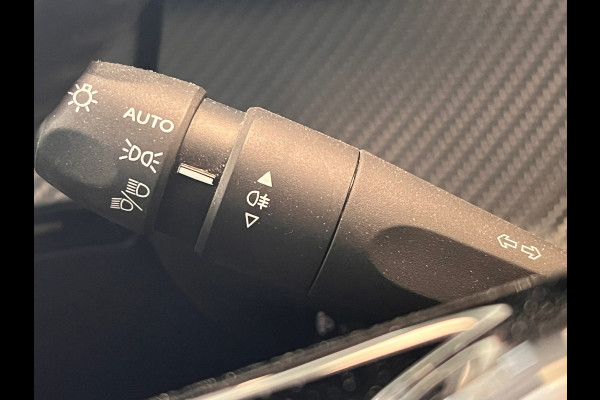 Peugeot e-2008 EV Active Pack 50 kWh CAMERA PDC ACHTER CRUISE CONTROL APPLE CARPLAY LED