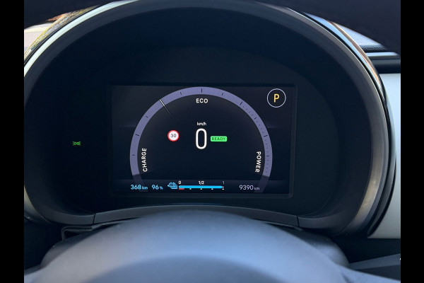 Fiat 600E La Prima 54 kWh, achteruitrijcamera,lederen interieur, stoelverwarming, 9360 km, 1 e eigenaar