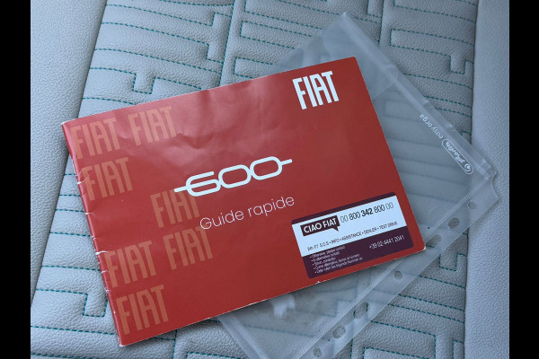 Fiat 600E La Prima 54 kWh, achteruitrijcamera,lederen interieur, stoelverwarming, 9360 km, 1 e eigenaar