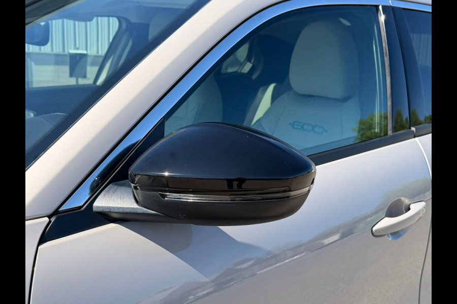 Fiat 600E La Prima 54 kWh, achteruitrijcamera,lederen interieur, stoelverwarming, 9360 km, 1 e eigenaar