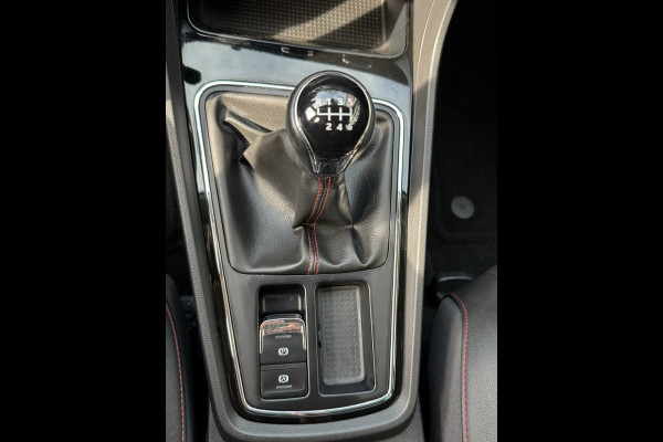 Seat Leon 1.5 TSI FR ACT - Navigatie I Sport pakket I LED I PDC I Sport velgen I Dealer onderhouden